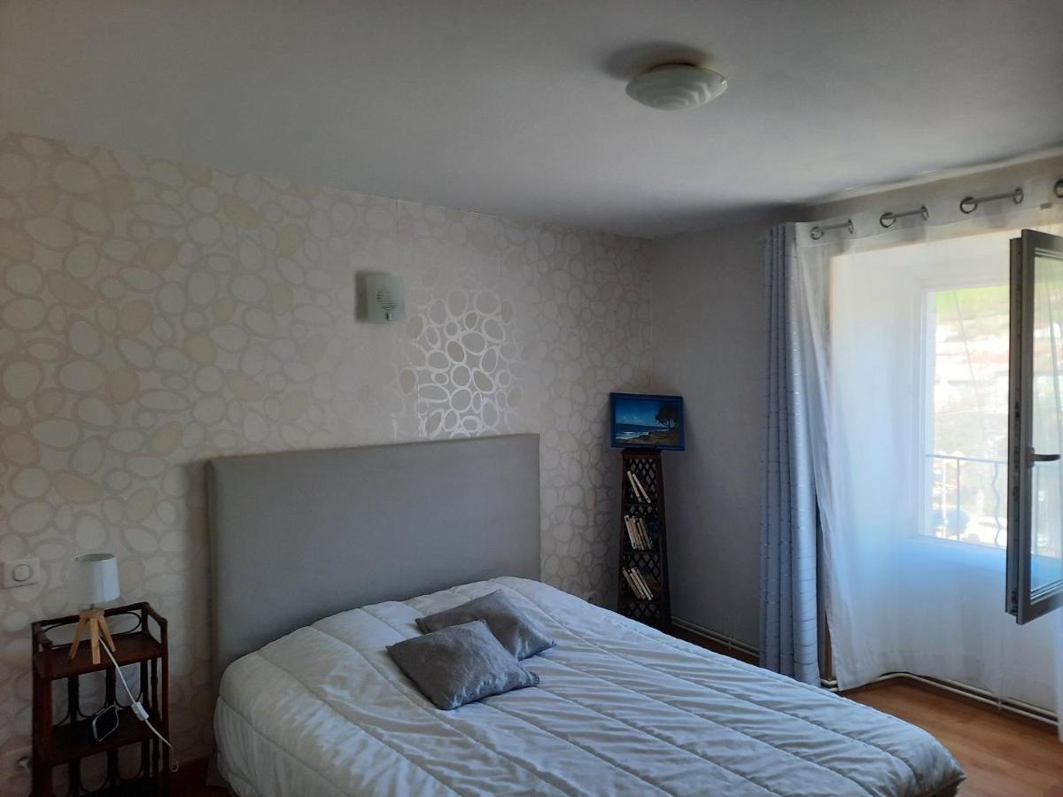 Maison Spacieuse Et Agreable Saint-Georges-de-Luzencon ภายนอก รูปภาพ