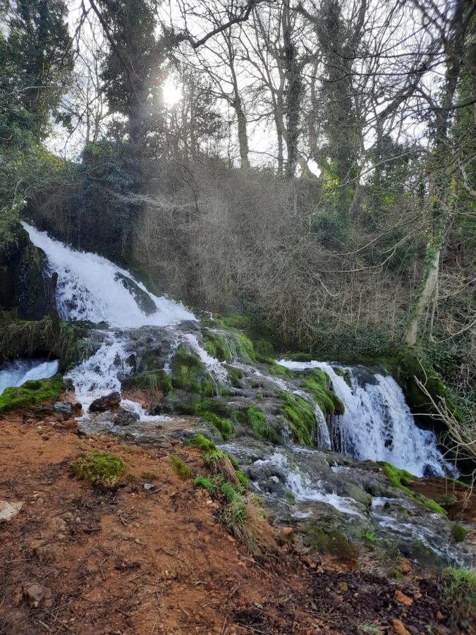 Maison Spacieuse Et Agreable Saint-Georges-de-Luzencon ภายนอก รูปภาพ