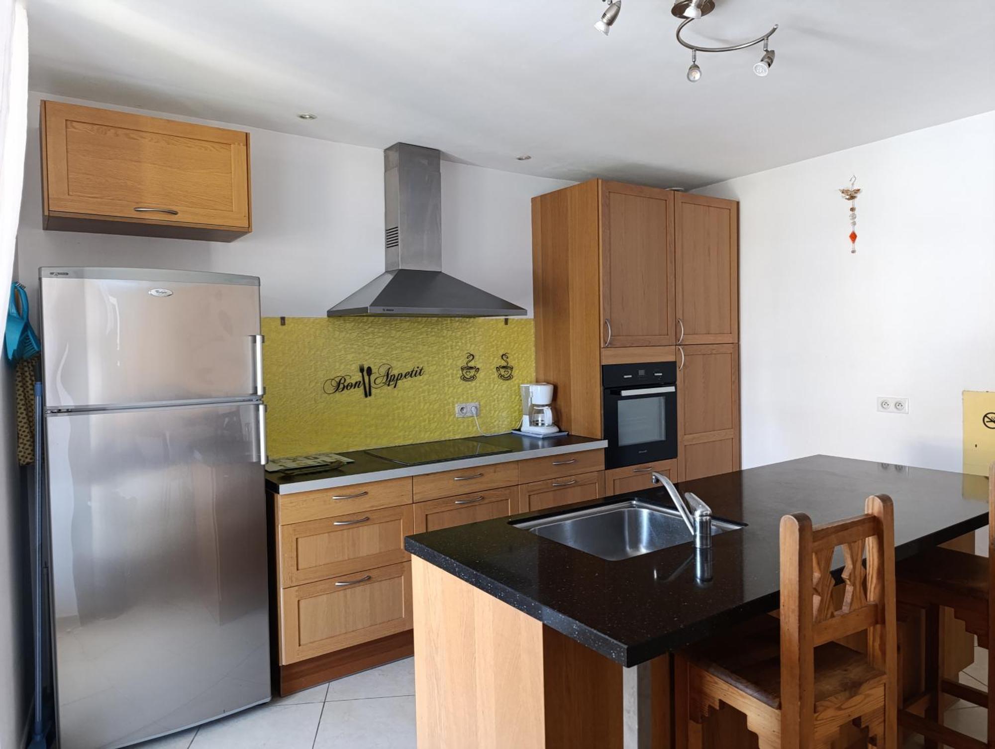 Maison Spacieuse Et Agreable Saint-Georges-de-Luzencon ภายนอก รูปภาพ