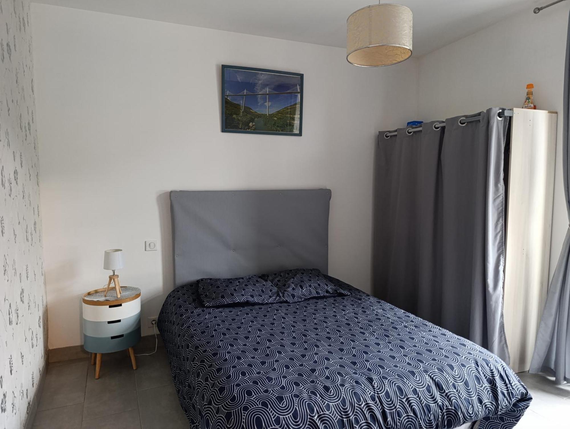 Maison Spacieuse Et Agreable Saint-Georges-de-Luzencon ภายนอก รูปภาพ
