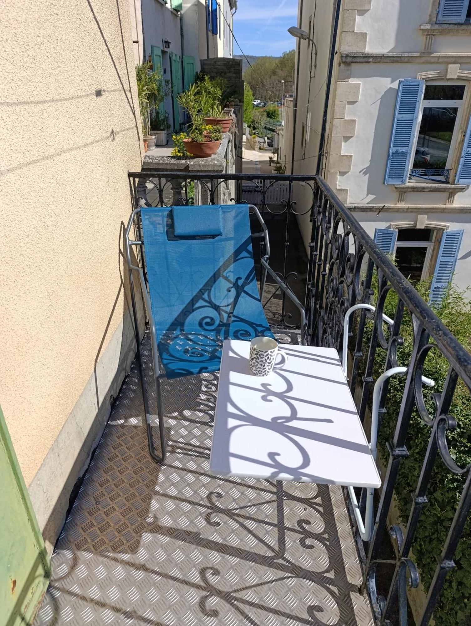 Maison Spacieuse Et Agreable Saint-Georges-de-Luzencon ภายนอก รูปภาพ